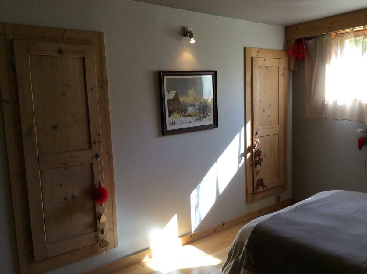 Au Charnet Bed & Breakfast Les Fourgs ภายนอก รูปภาพ