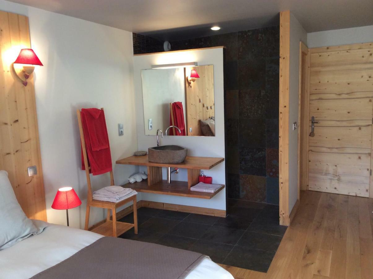 Au Charnet Bed & Breakfast Les Fourgs ภายนอก รูปภาพ