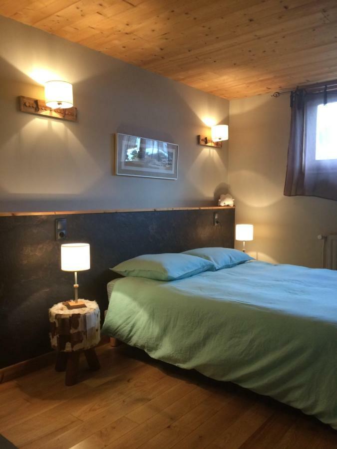 Au Charnet Bed & Breakfast Les Fourgs ภายนอก รูปภาพ