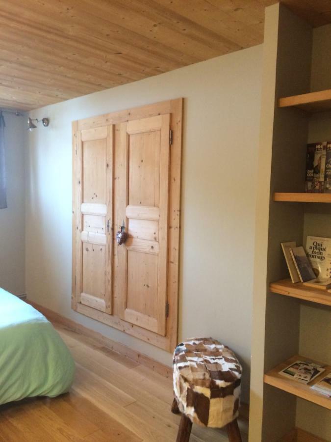 Au Charnet Bed & Breakfast Les Fourgs ภายนอก รูปภาพ